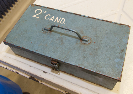 Dissection tool box called 2 CAND