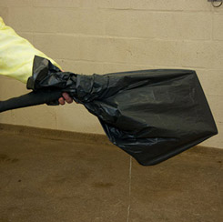 Emballer la cassette destine  la radiographie dans un sac en plastique