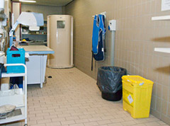 Trash cans in the x-ray room for companion animals