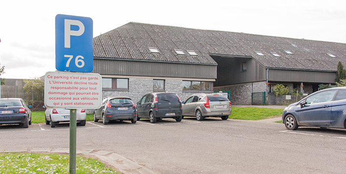 Parking lot in front of the CARE-FePEx (P76)