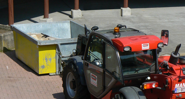 Manitou emportant un cadavre